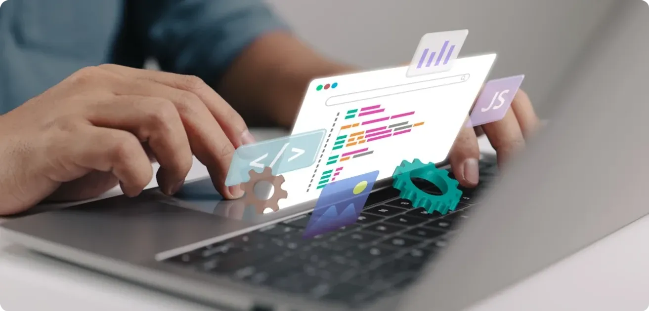 Manos escribiendo en una laptop con íconos flotantes de código, engranajes y gráficos sobre el teclado